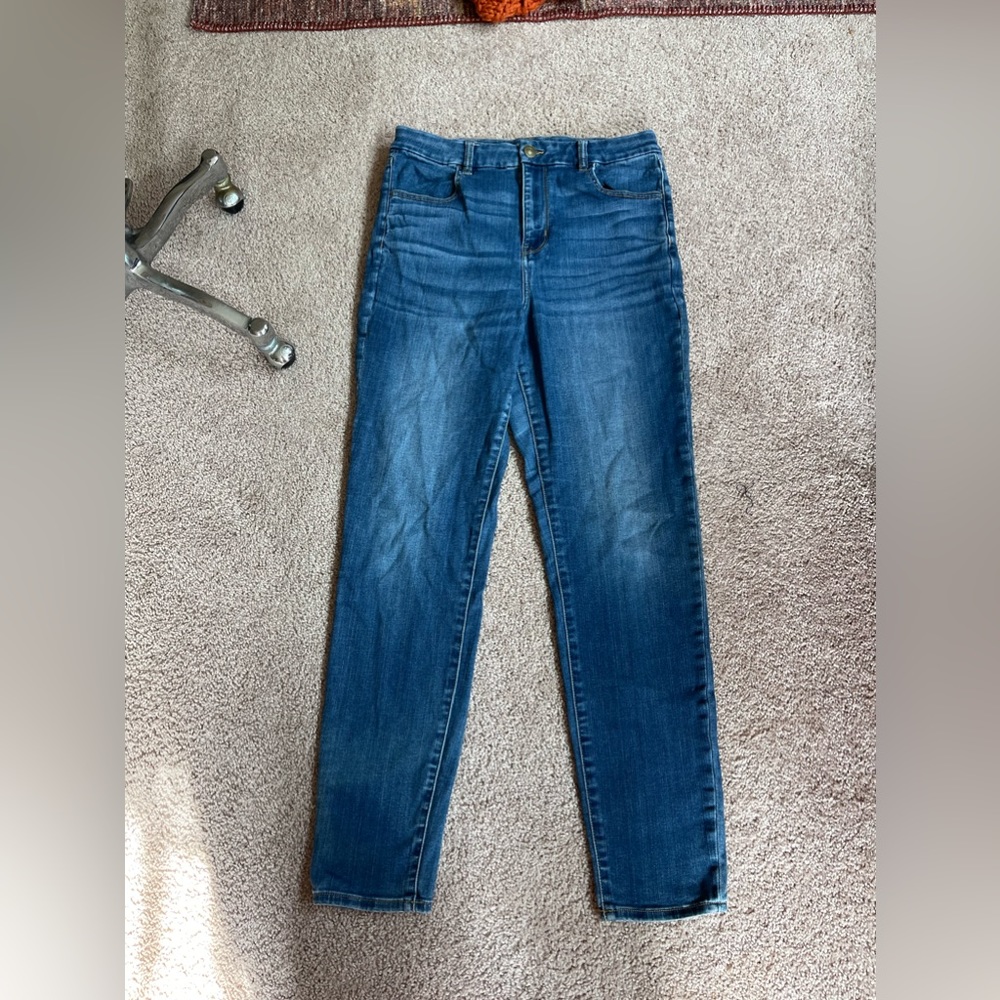 Medium Wash American Eagle Curvy Hi-Rise Jeggings
